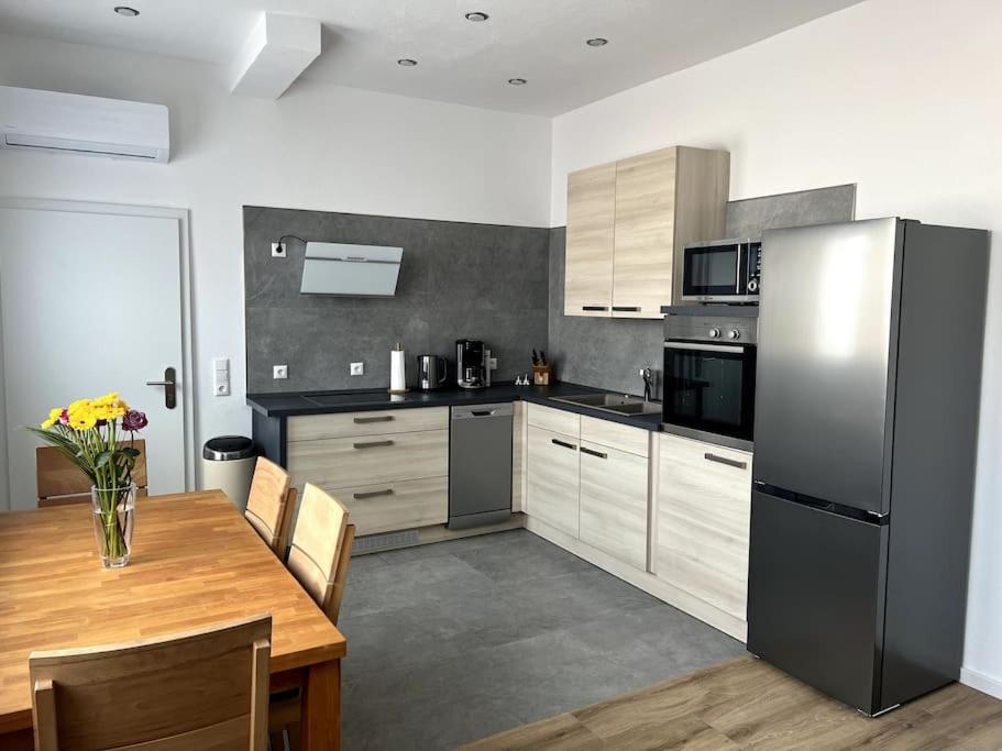 Moderne, Stilvolle Ferienwohnung In Eich Eich  Экстерьер фото
